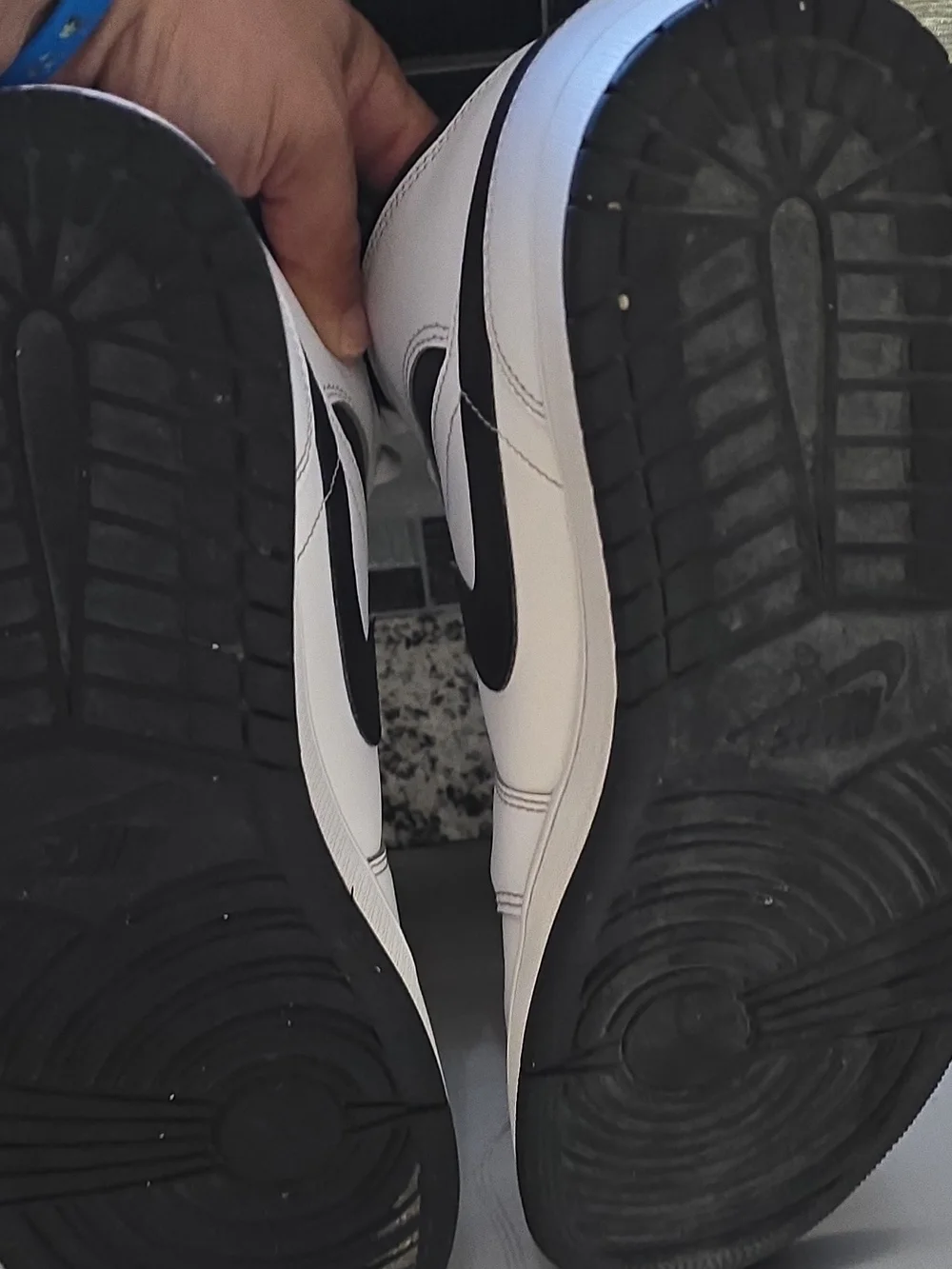 Nike Air Jordan 1 Mid Reverse Panda White Black Sneakers DQ8426-132 Men Size 13